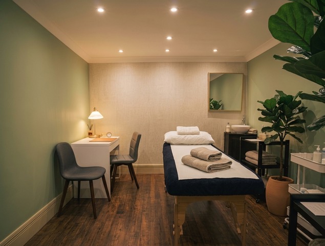 Comfortable Acupuncture Wellness London treatment room